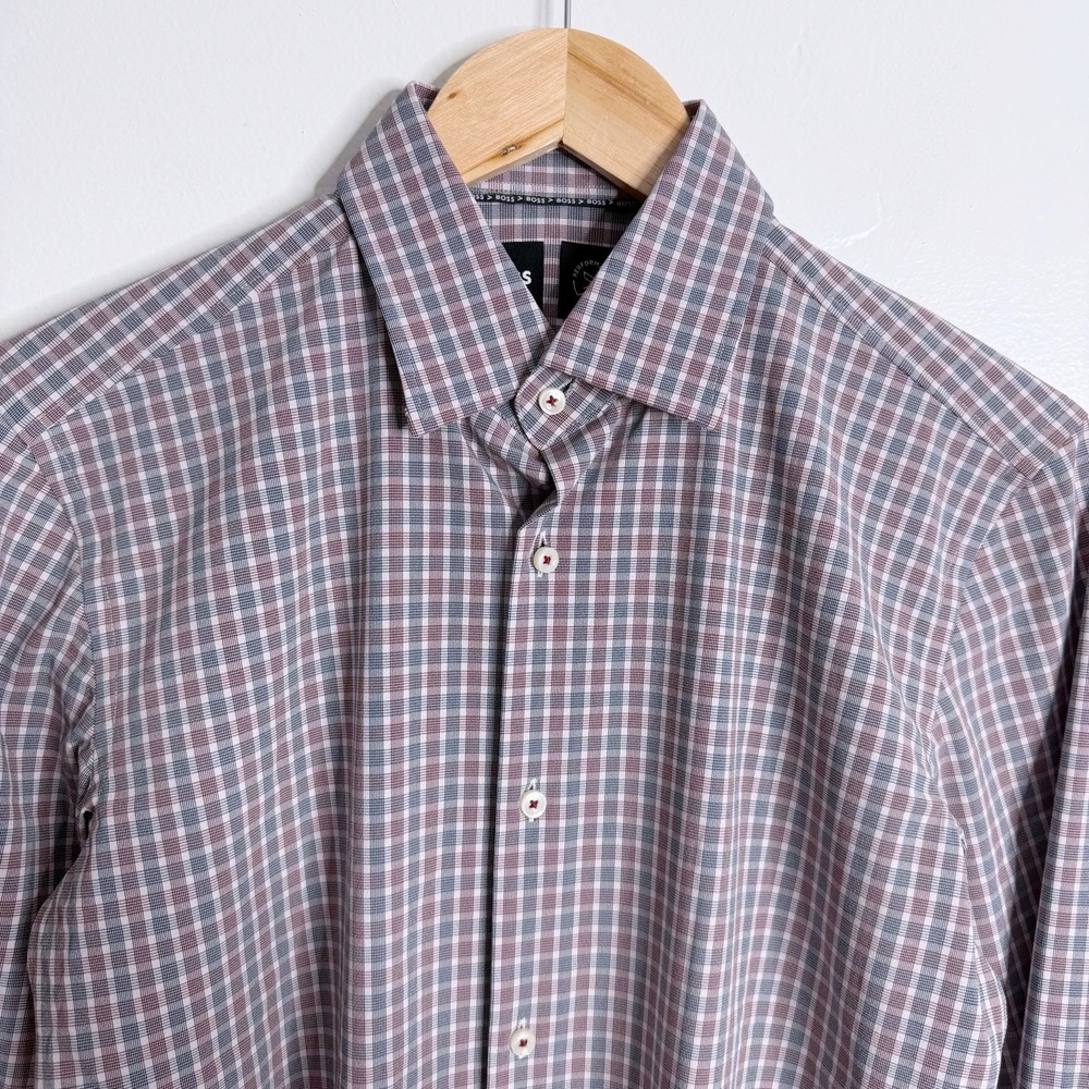 NWOT Boss Performance Slim Fit Hank‎ Kent Small Red Navy Plaid Buttont Front